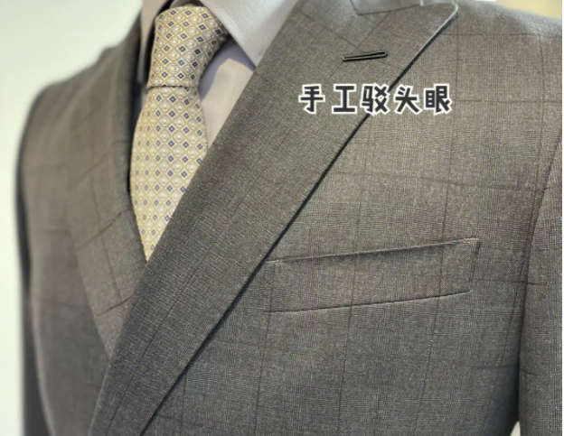 企業(yè)有必要定做團(tuán)體職業(yè)裝西服嗎？